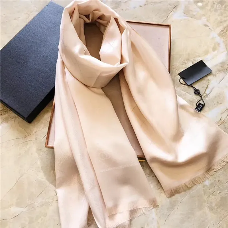 Lightweight Scarf
