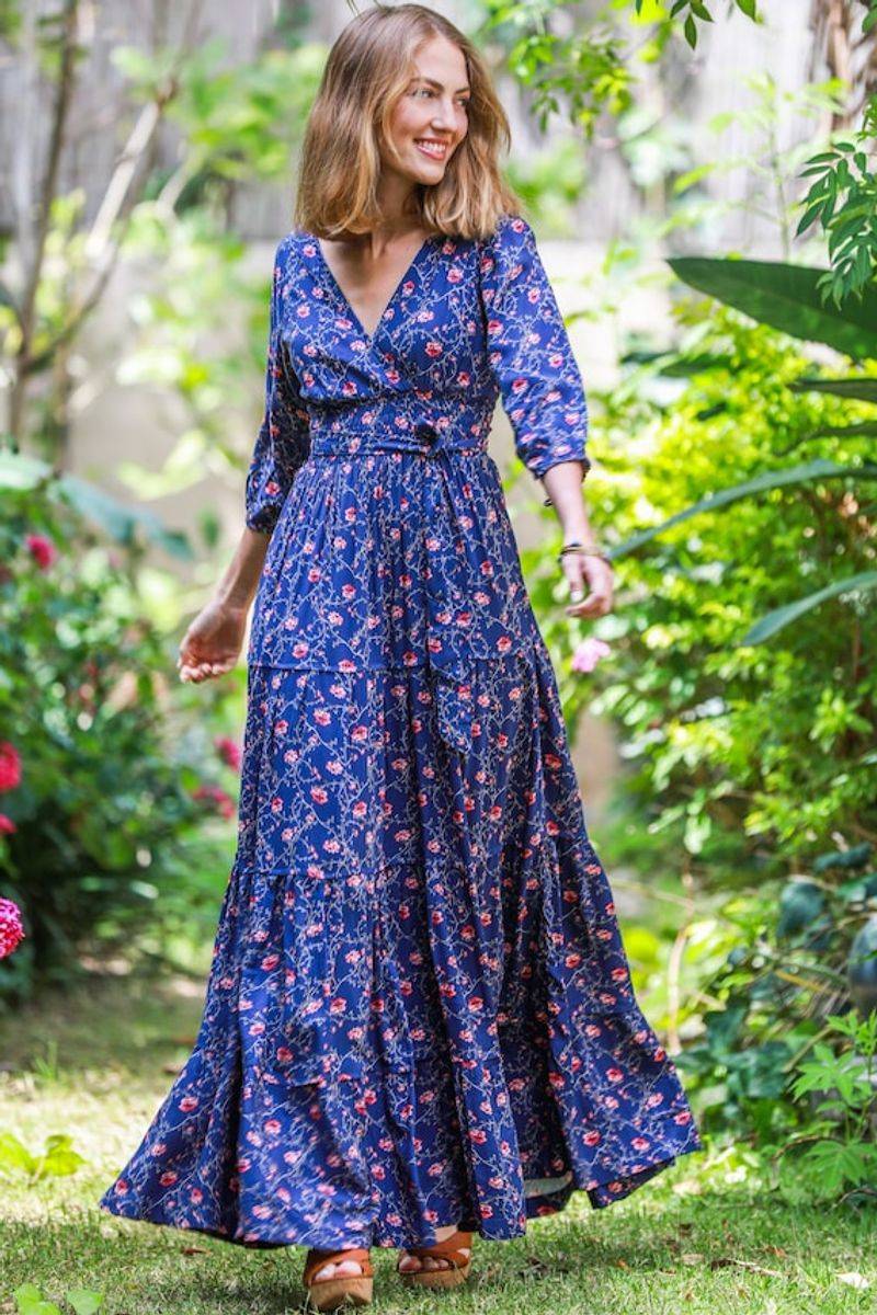 Break: Petite Women Should Avoid Long Dresses