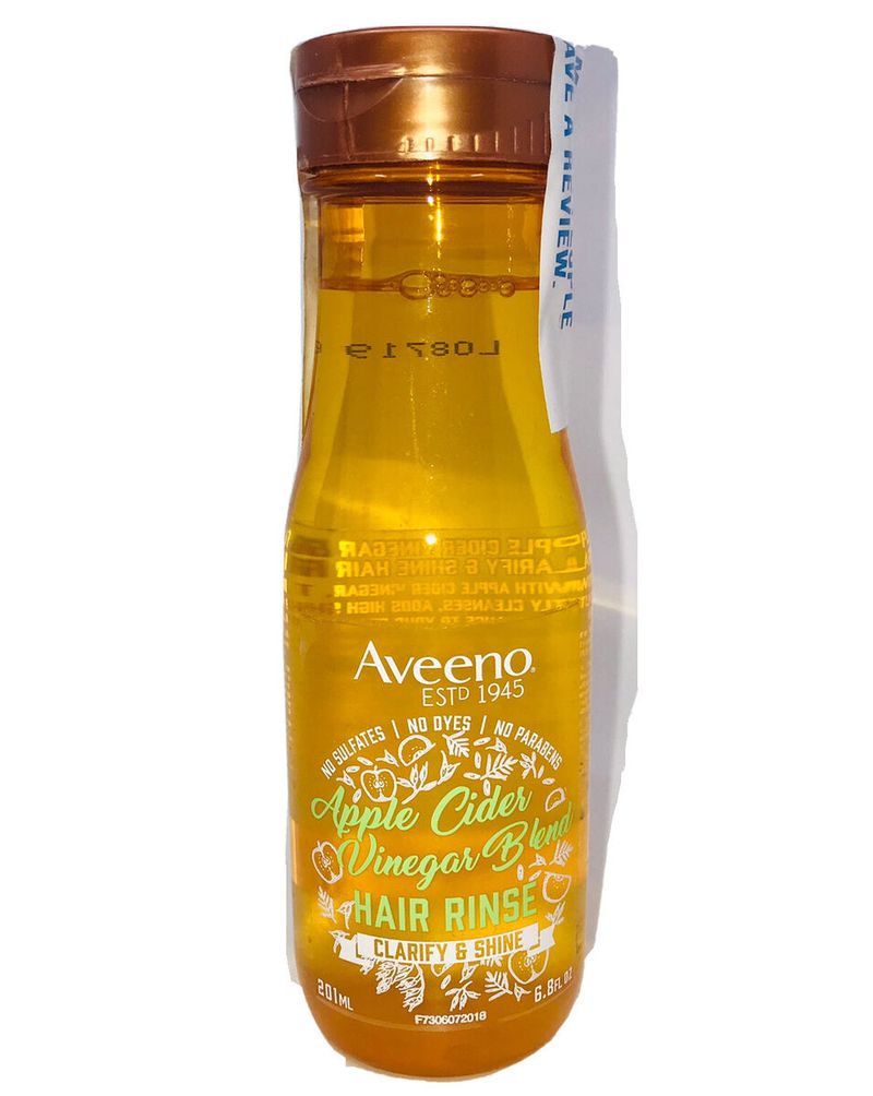 Rinsing Hair with Vinegar