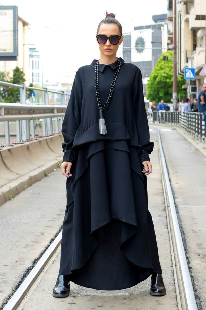 The Asymmetrical Avant-Garde