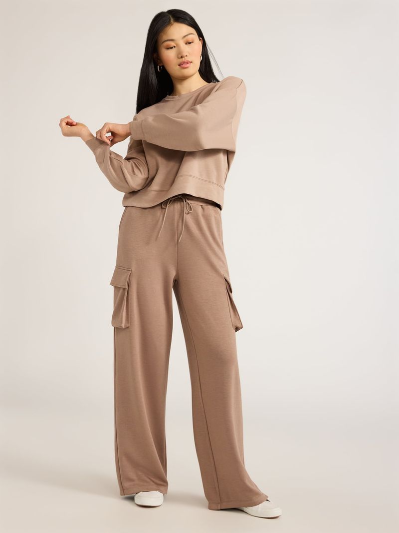 Cargo-Style Wide Legs