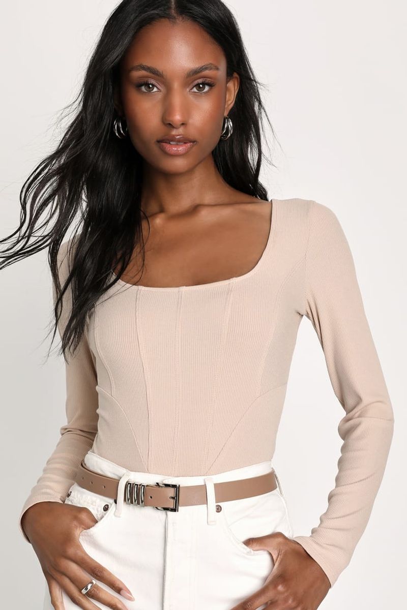 Corset-Inspired Contouring