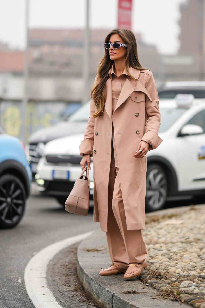 Rock Monochromatic Outfits With Matching Flats
