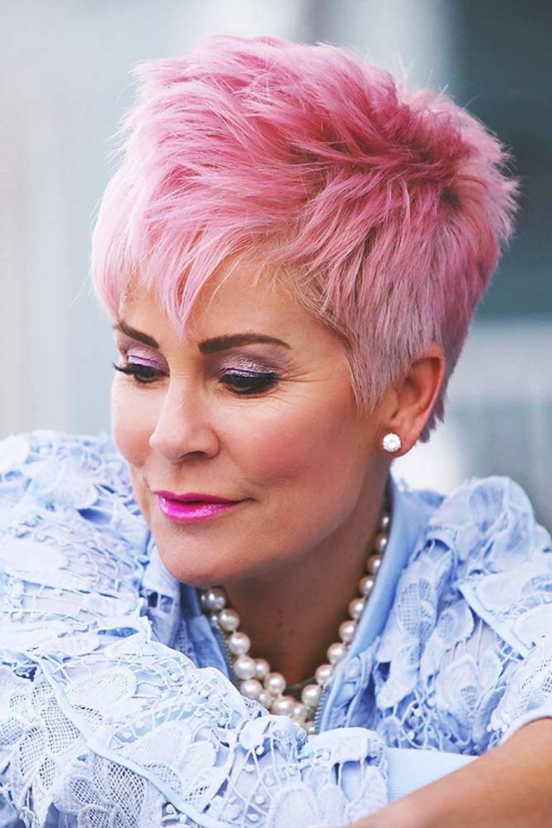 Pixie ludique avec coupe courte