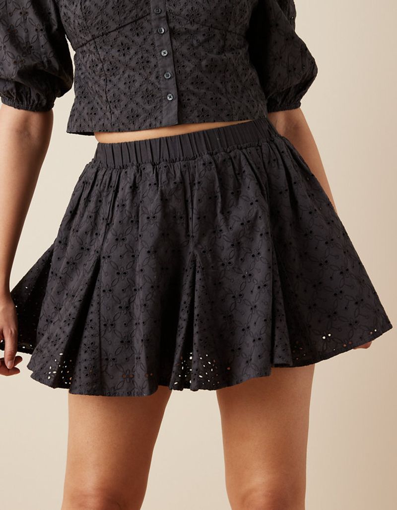 Circle Skirt Twirler