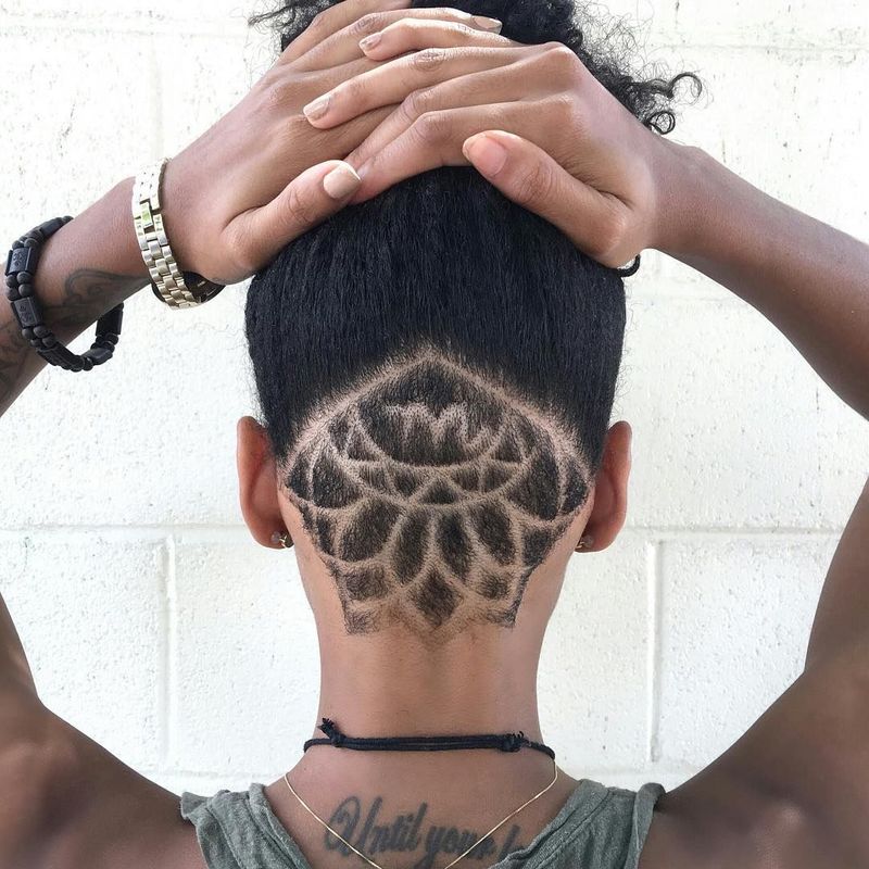 Corte inferior esculpido