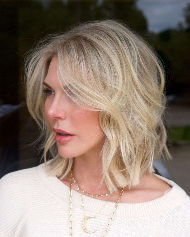 Blunt Lob with Subtle Layers