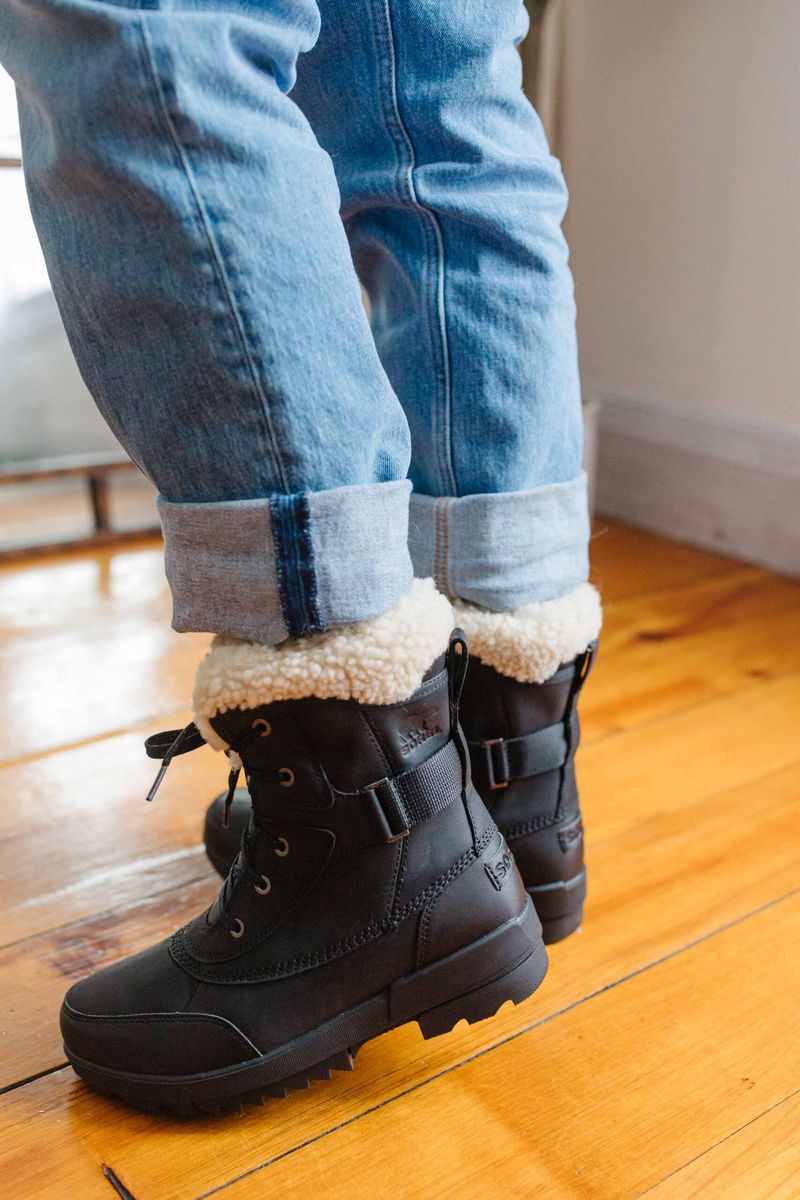 Hiking Boots: Outdoor-Urban Fusion