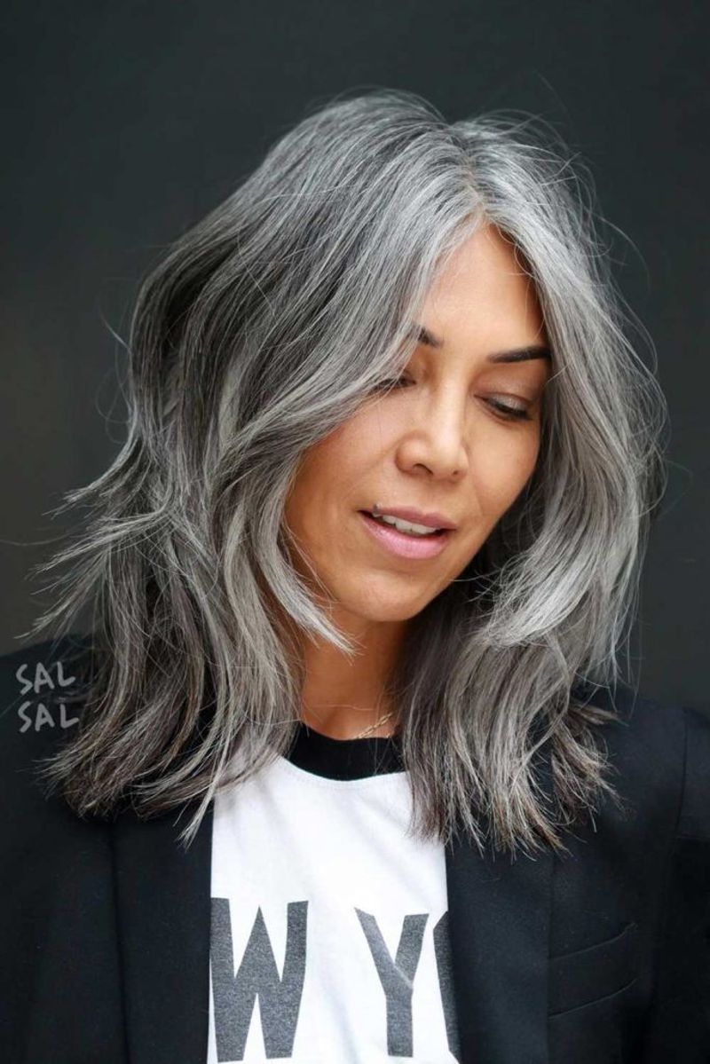 Face-Framing Layers with Mid-Length