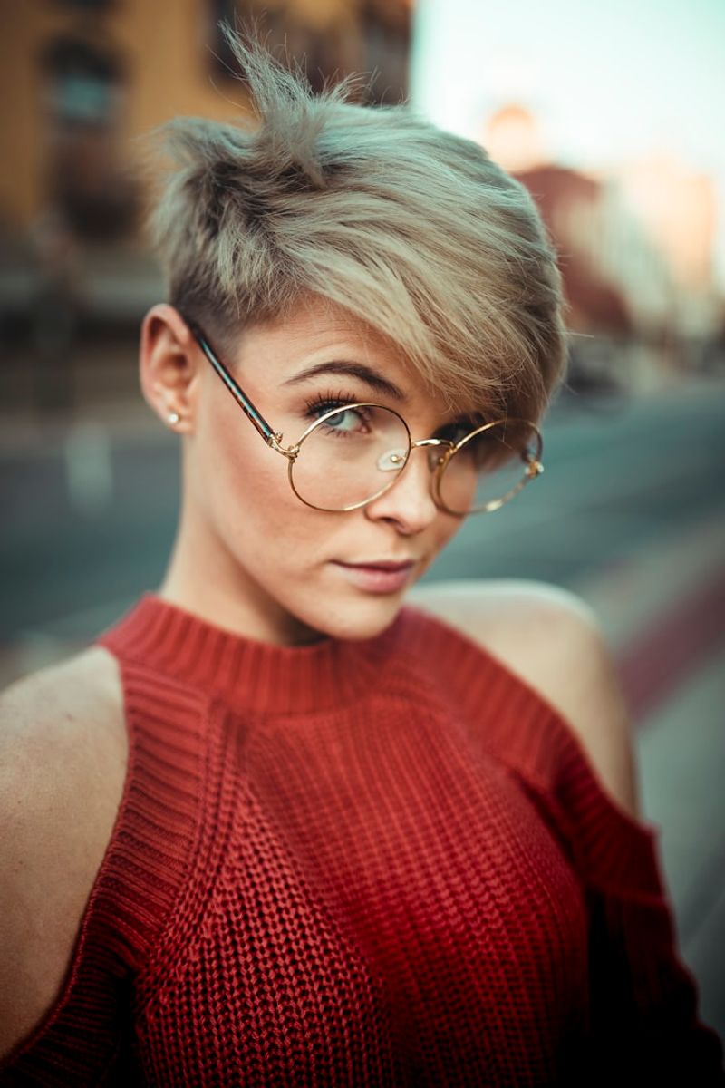 Pixie asimmetrico edgy