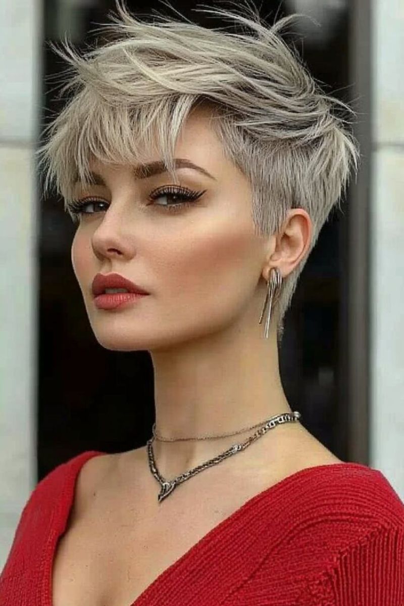 Pixie undercut con top lungo
