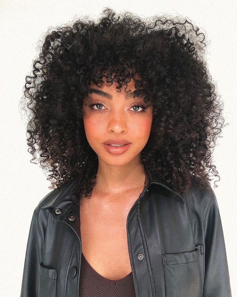 Curly Fringe Focus