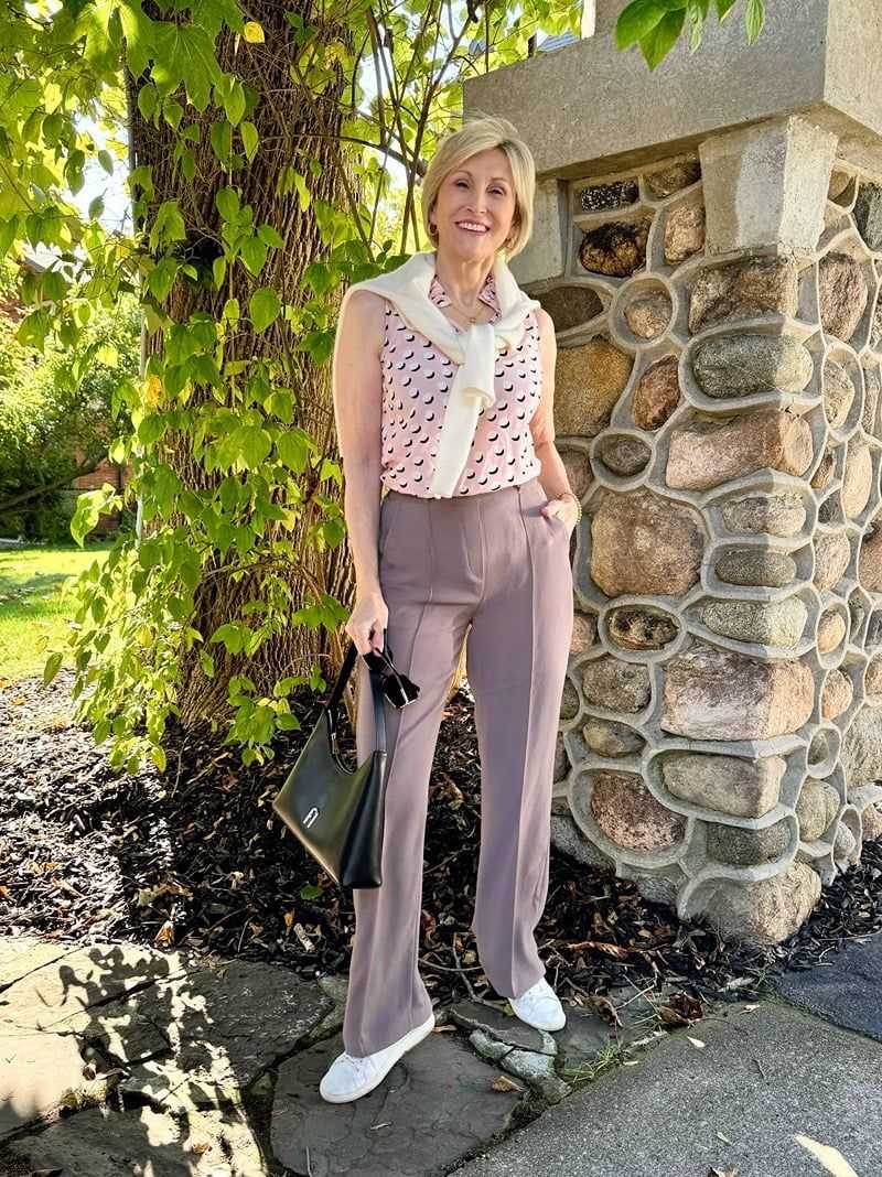 Wide-Leg Pants That Create Movement