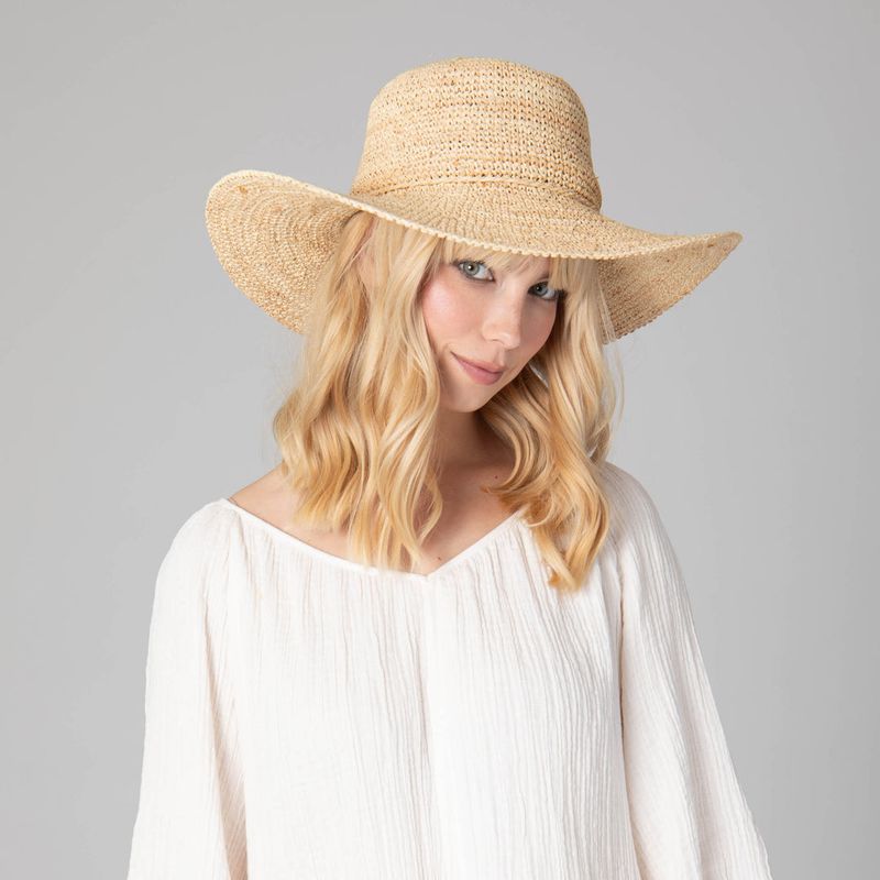 Wide-Brimmed Sun Hats