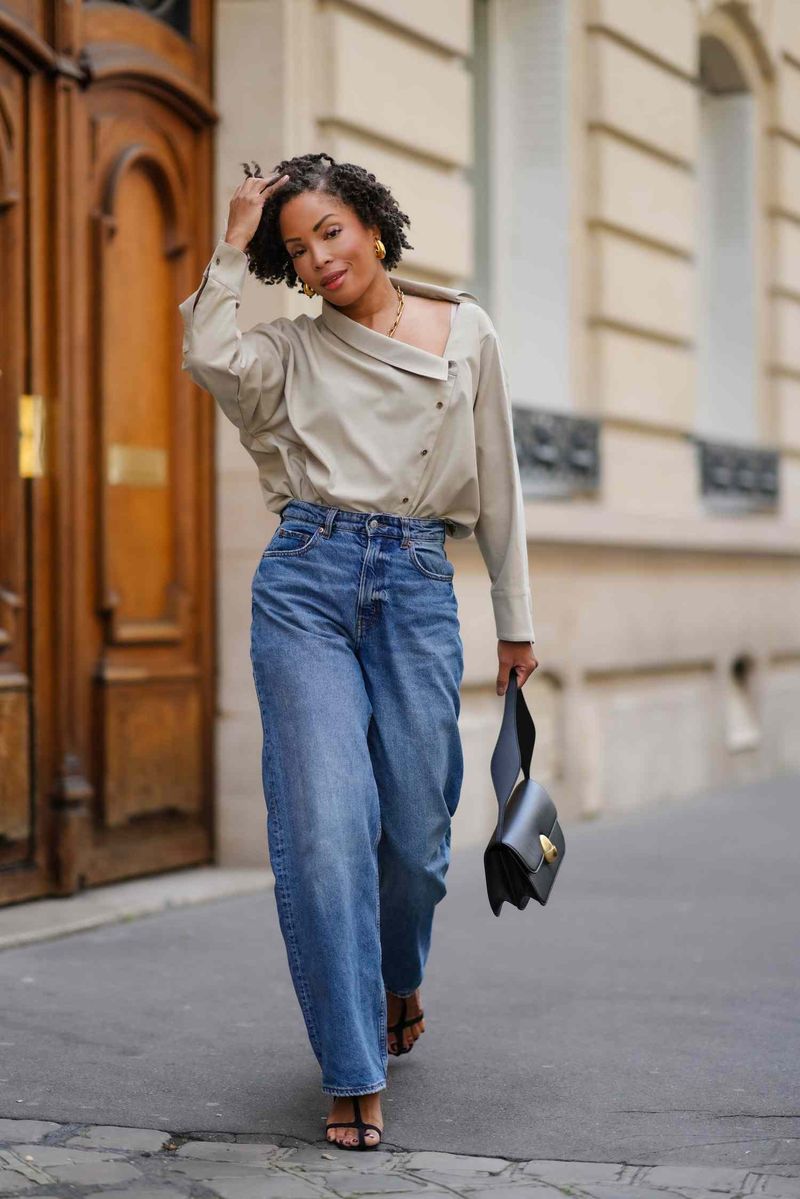 High-Waisted Jeans That Lengthen Legs