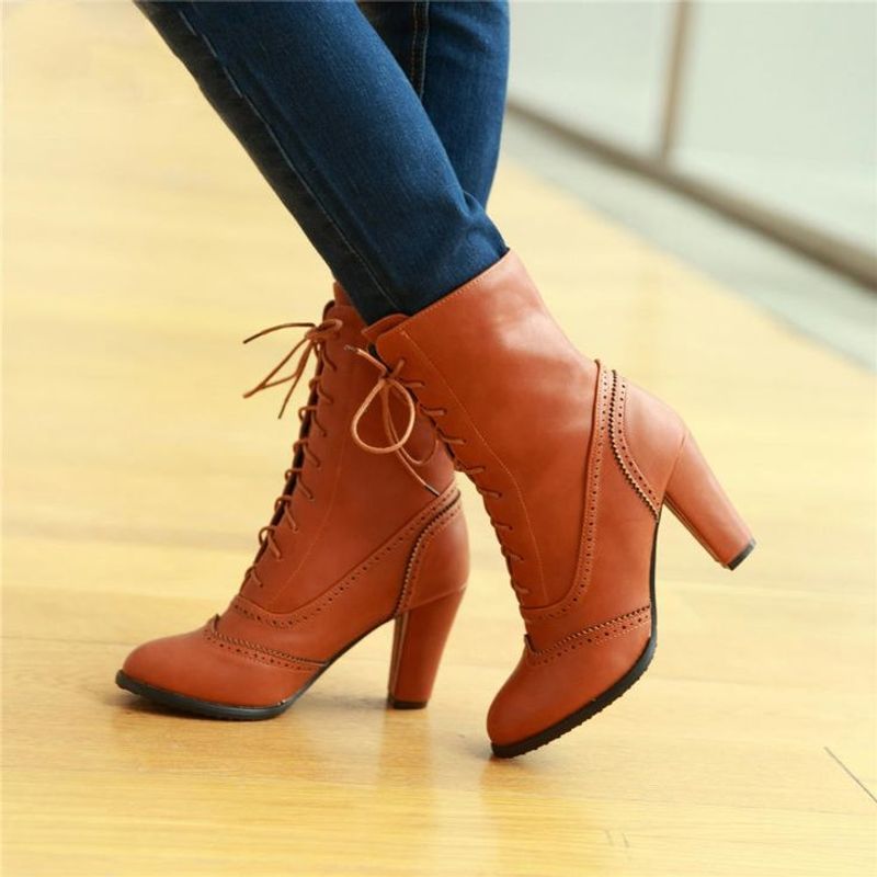 Tapered Jeans with Oxford Heels