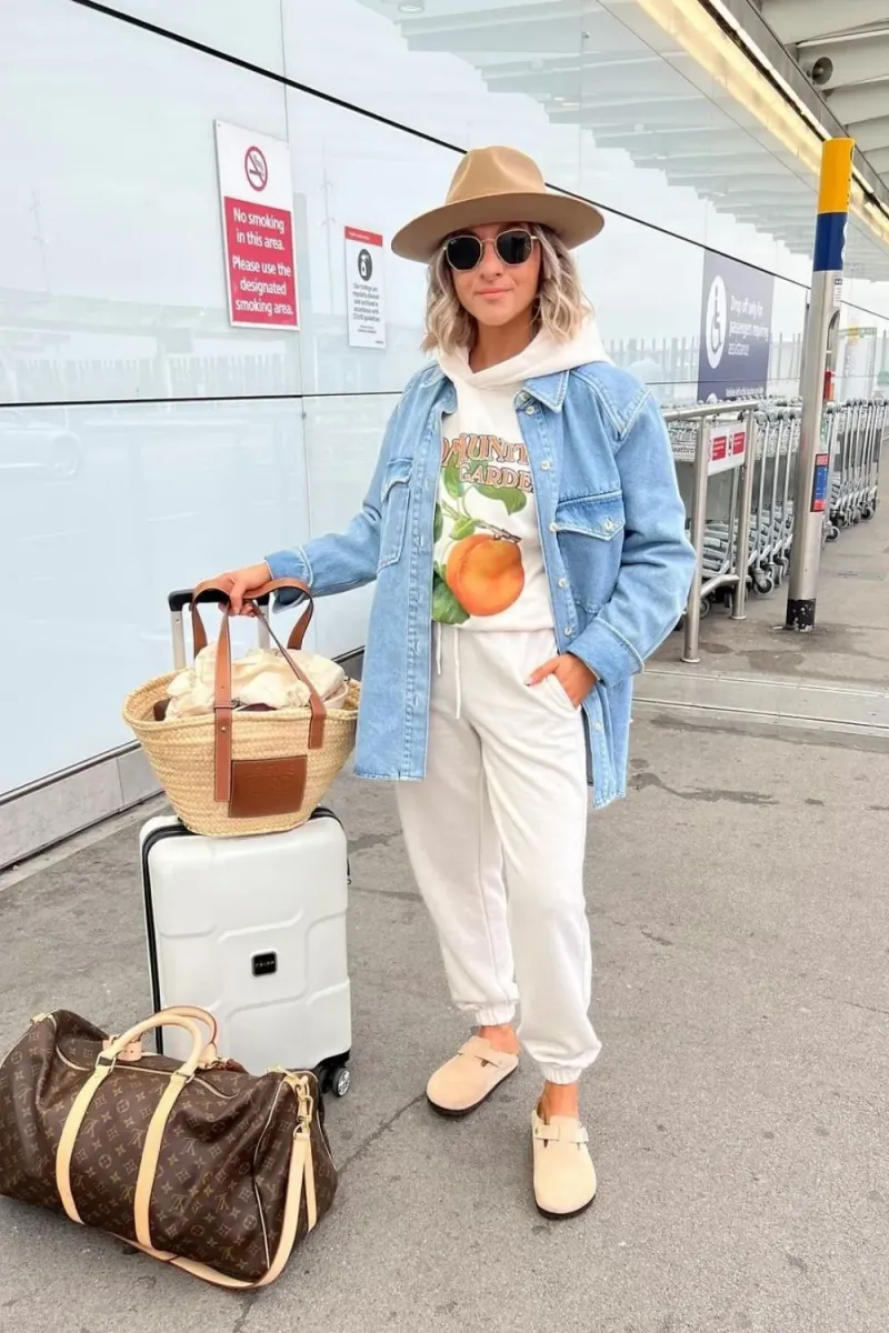 Relaxed Traveler Vibes