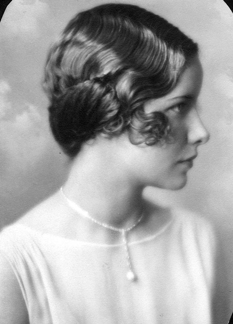 1930s Finger Waves