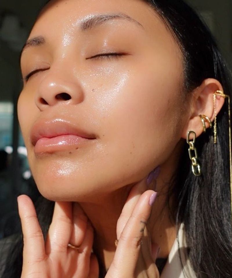 Facial Oil Before Foundation