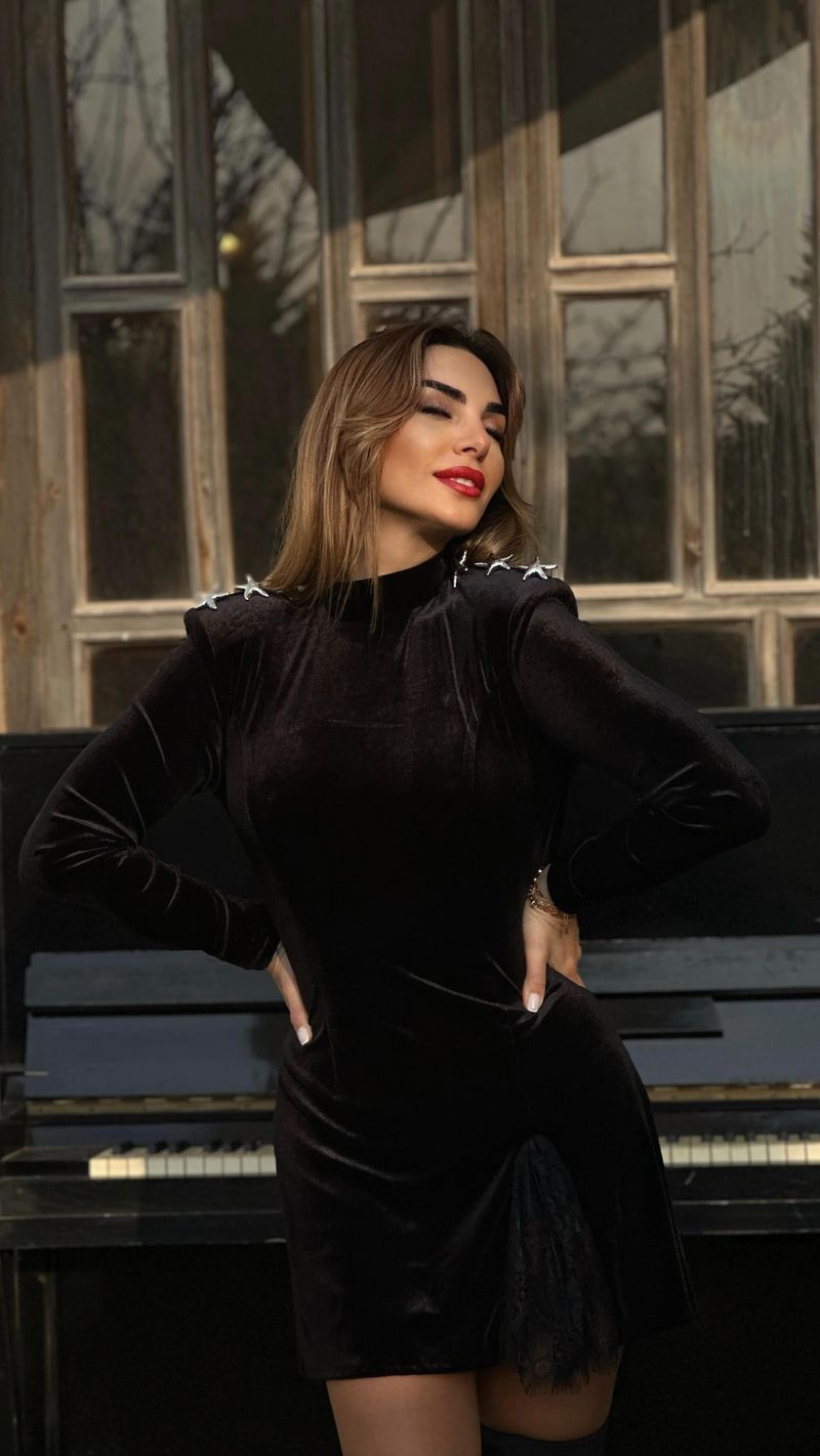 The Bold Red Lip and Black Ensemble