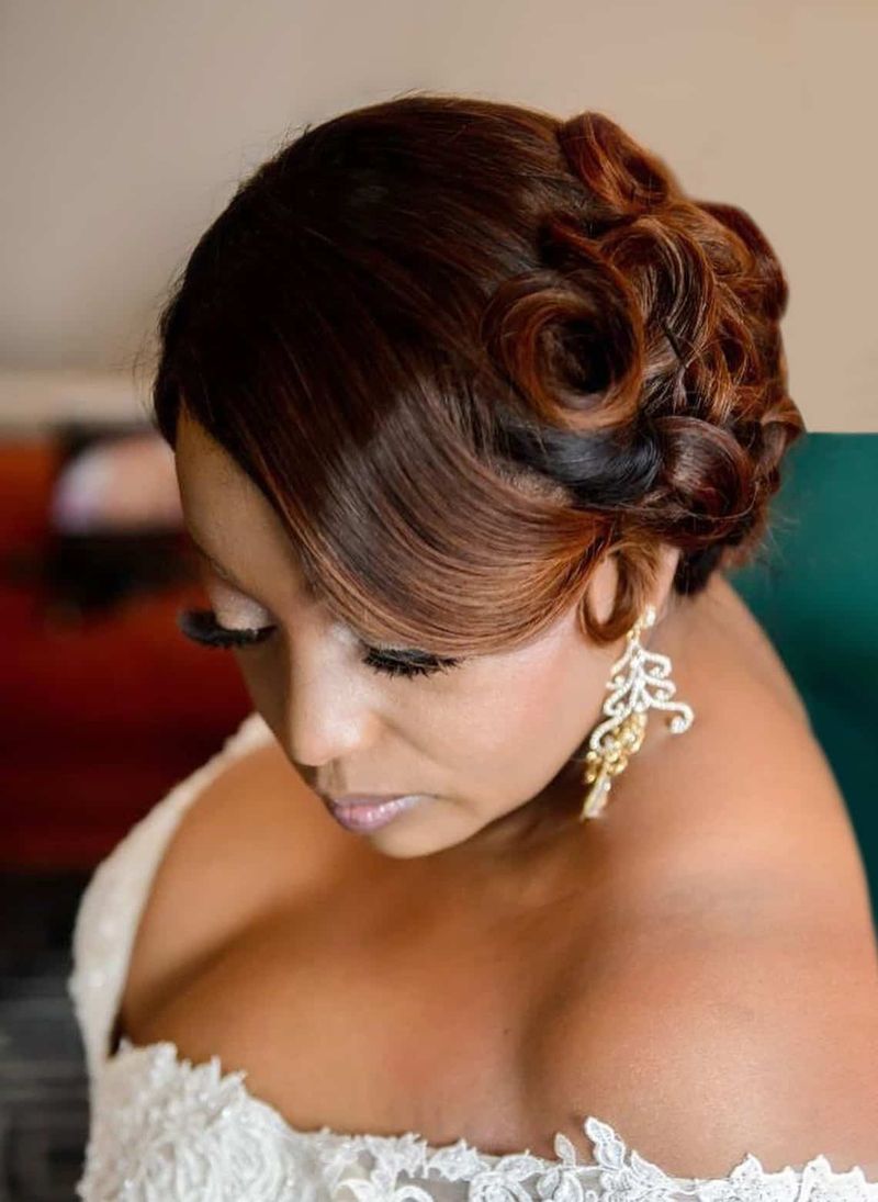 The Pinned Curls