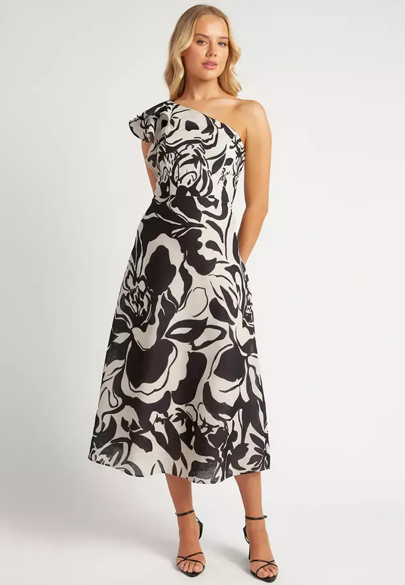 Sleek One-Shoulder Cocktail Dress