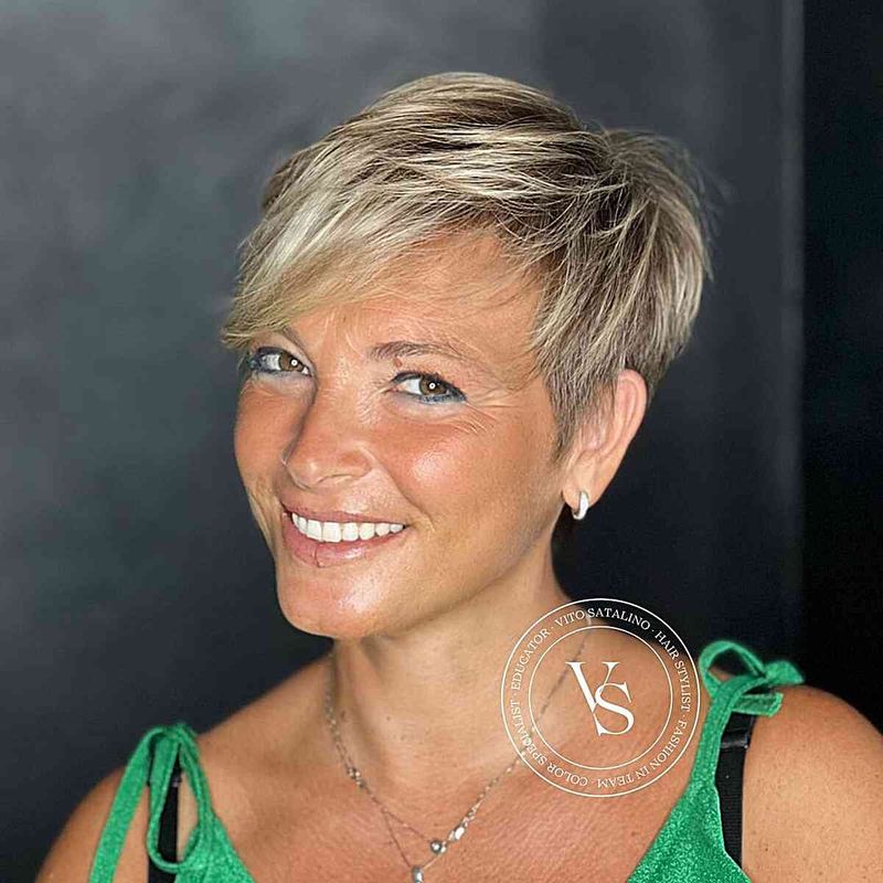 Pixie arricciato con volume