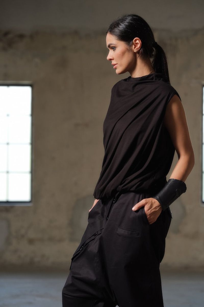 Sculptural High-Neck Shells