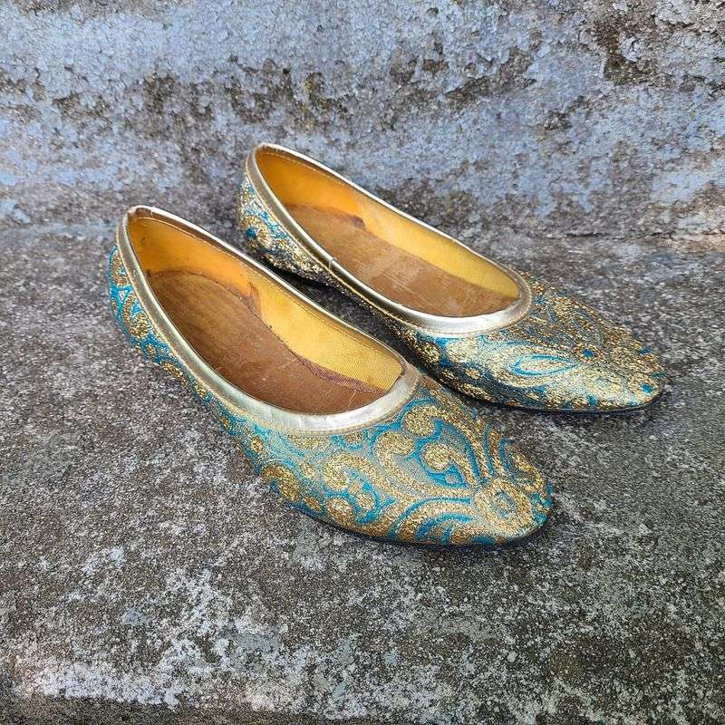 Brocade Pointed Flats