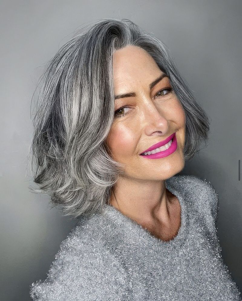 Wavy Lob With Money Piece Highlights
