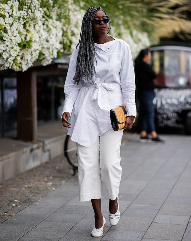 Experiment With Monochromatic Dressing