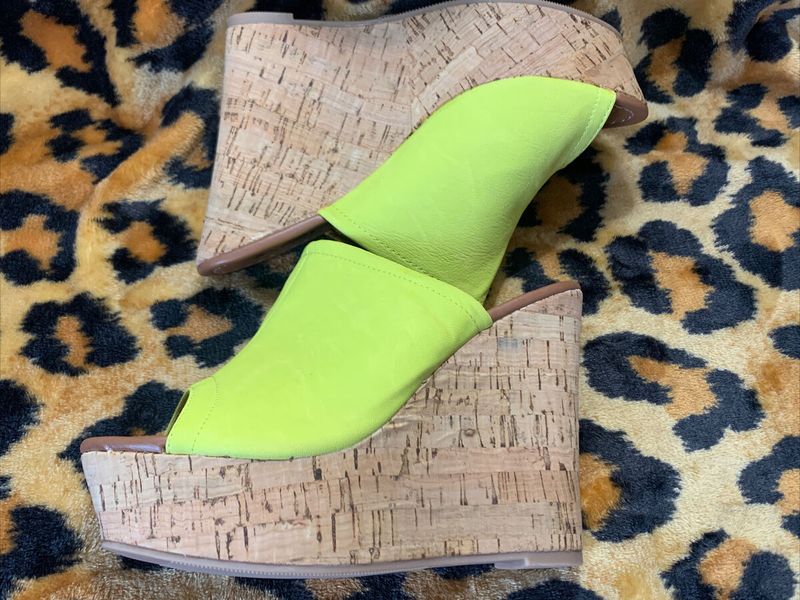Eco-Conscious Cork Platforms