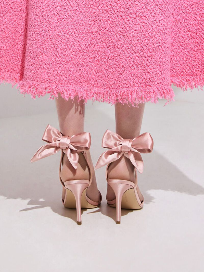 Ribbon-Tie Romantics