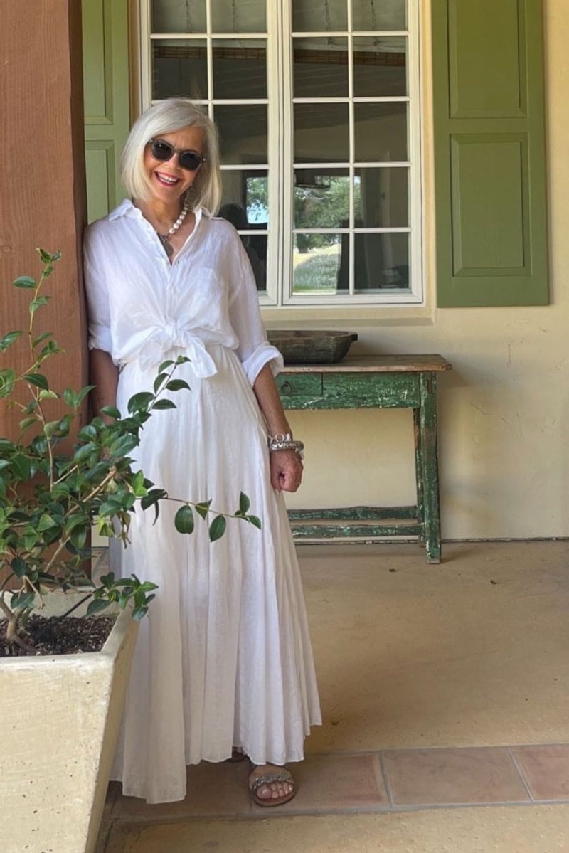 Monochromatic Linen Ensemble