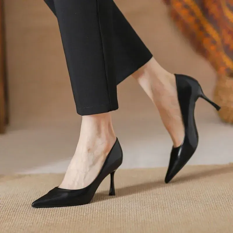 Classic Leather Pumps
