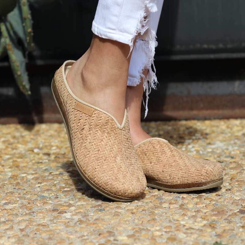 Cloud-Like Cork Bottoms
