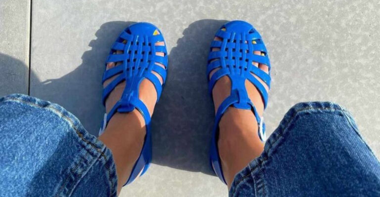 20 “Ugly” Fashion Trends From The ’90s That Are Thankfully Gone