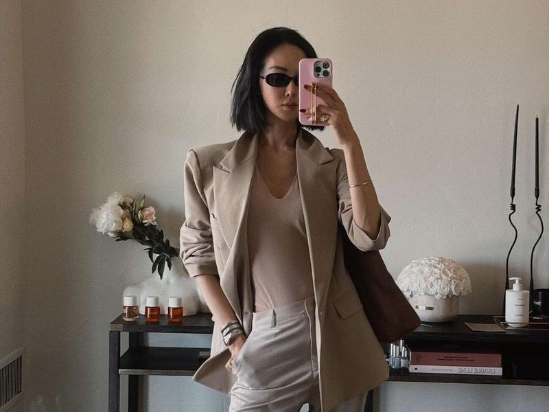 Try Monochromatic Layering for Sophistication