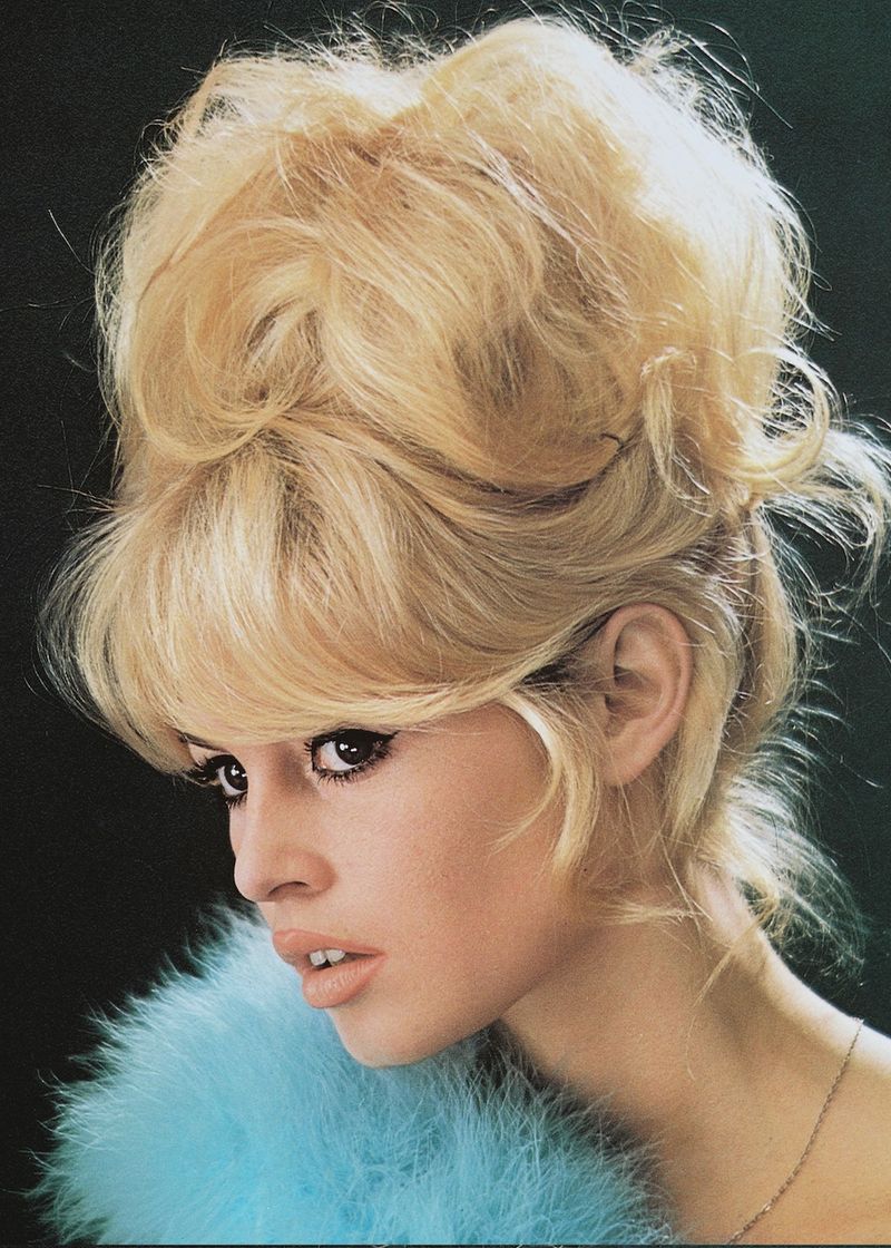 Vintage-Inspired Wisps