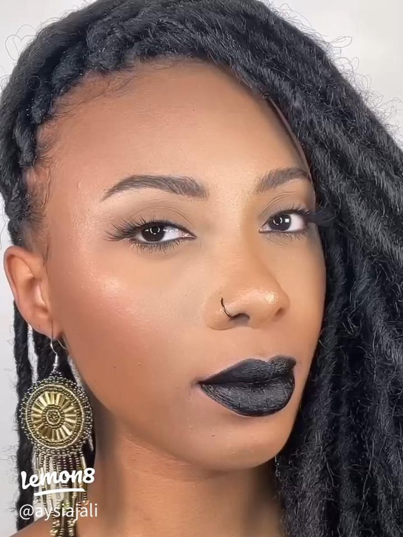 Chic Charcoal