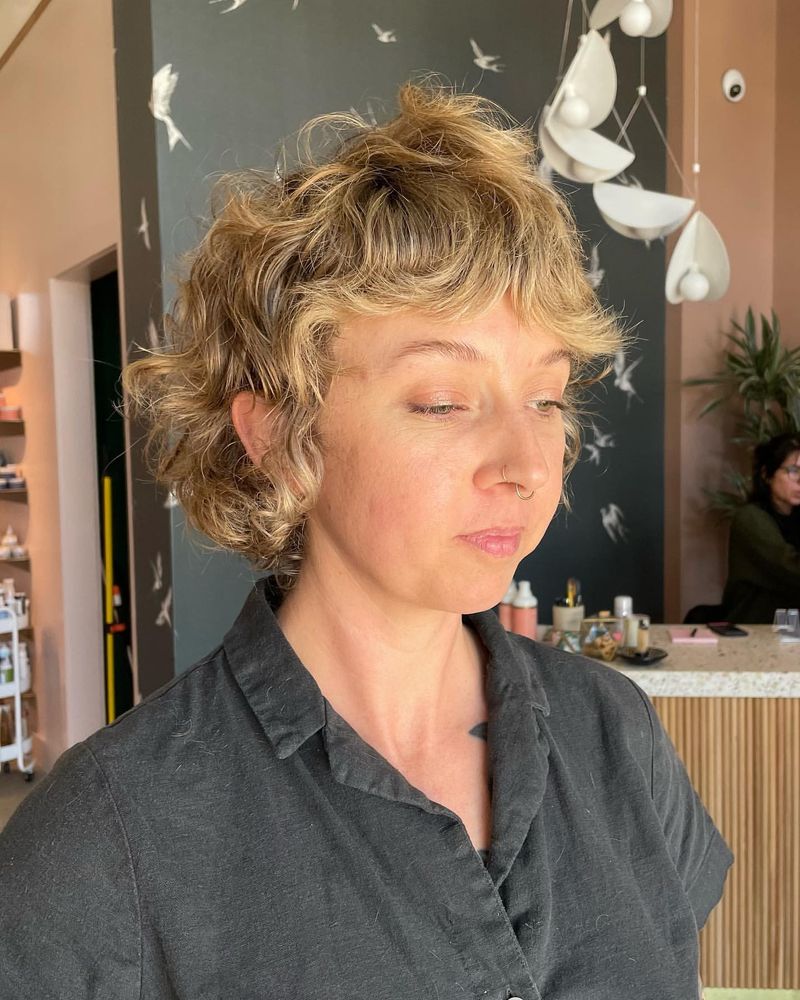 Pixie Bob rizado con flequillo