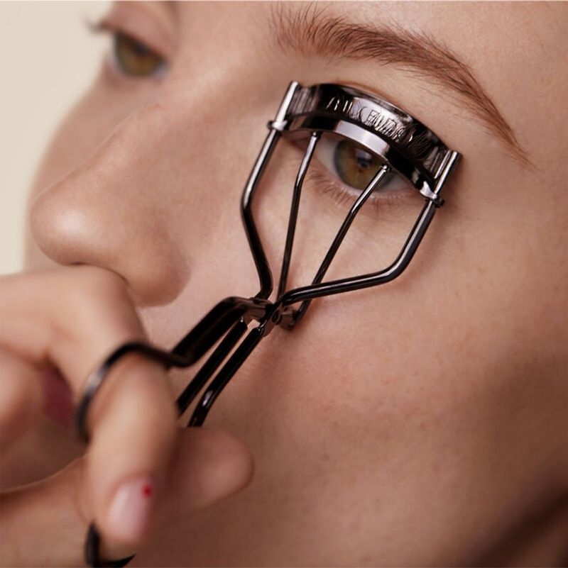 Eyelash Curler Awakening