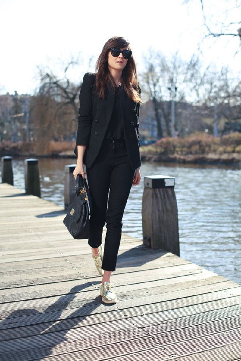 Monochromatic Layered Look