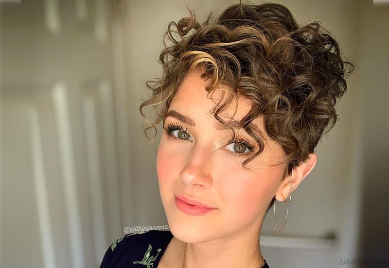 Corte Pixie encaracolado