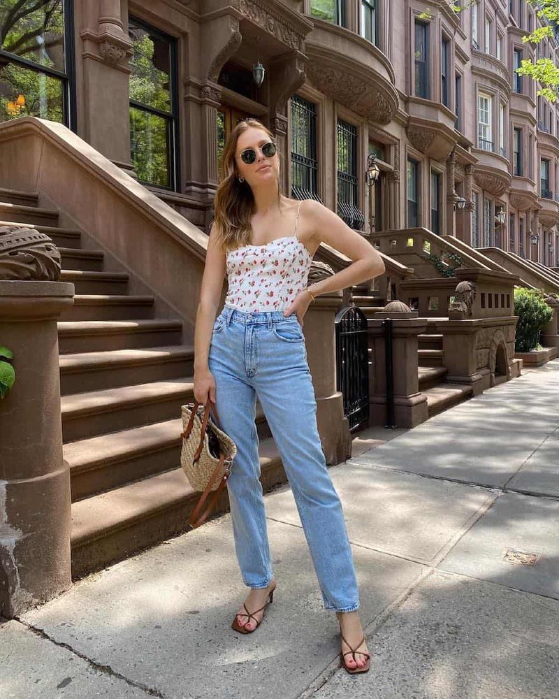 High-Waisted Skinnies and Strappy Sandals