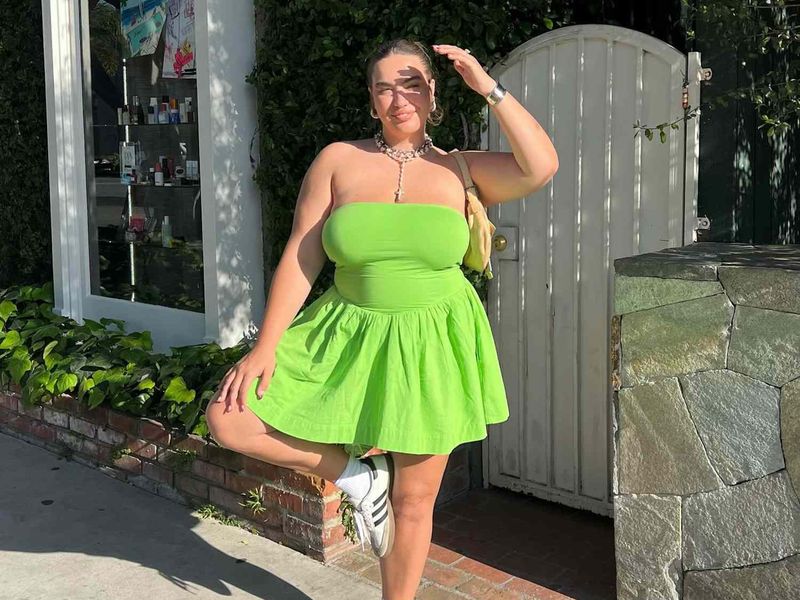 Hiding your curves instead of celebrating them