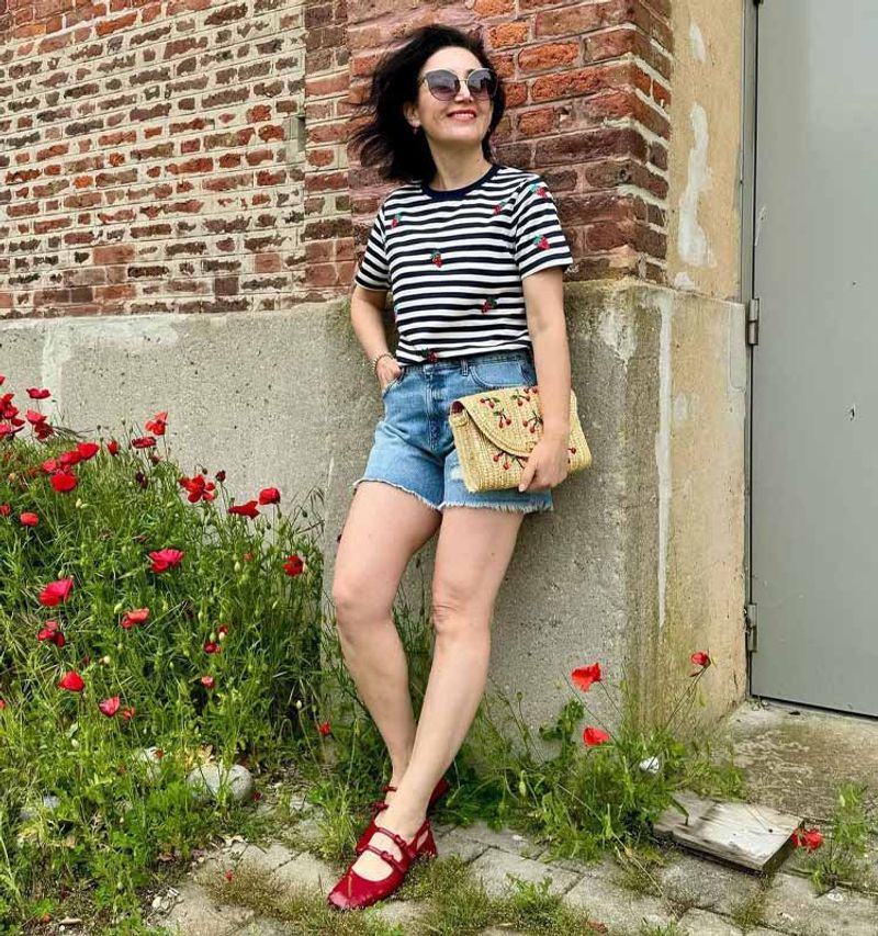 Ditch bulky pockets and details