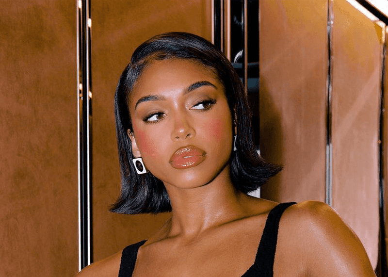 Empowering Alternative: Sleek Bob with Curved Ends