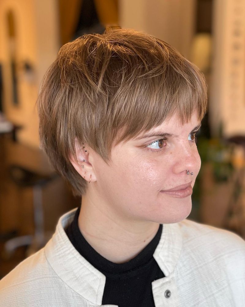 Pixie com penas texturizadas