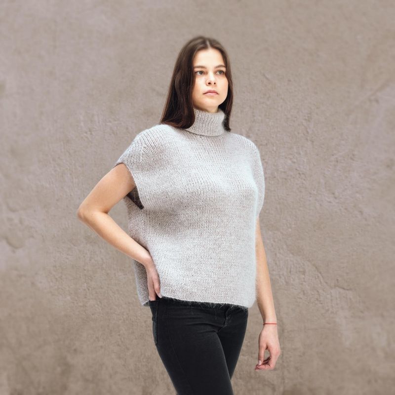 Sleeveless Turtleneck